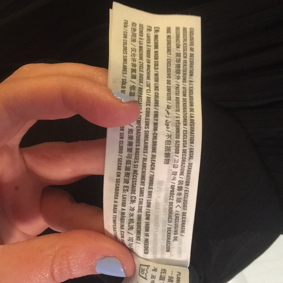 Abercrombie & Fitch Micro Pleated Black Dress - Picture 7 of 7